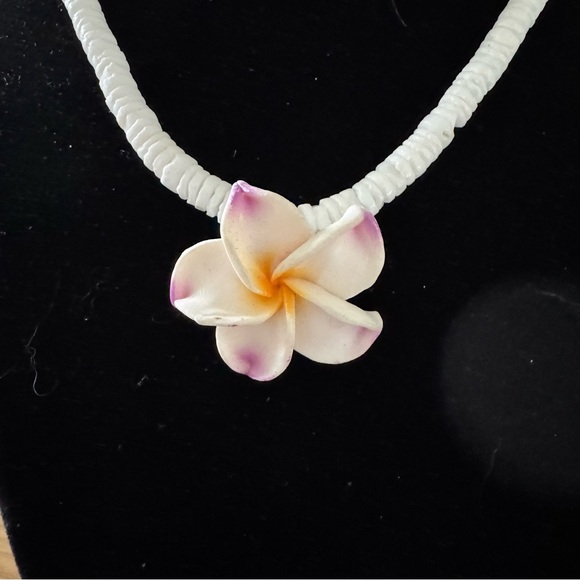 Elegant White and Purple Floral Necklace - Picture 2 of 5
